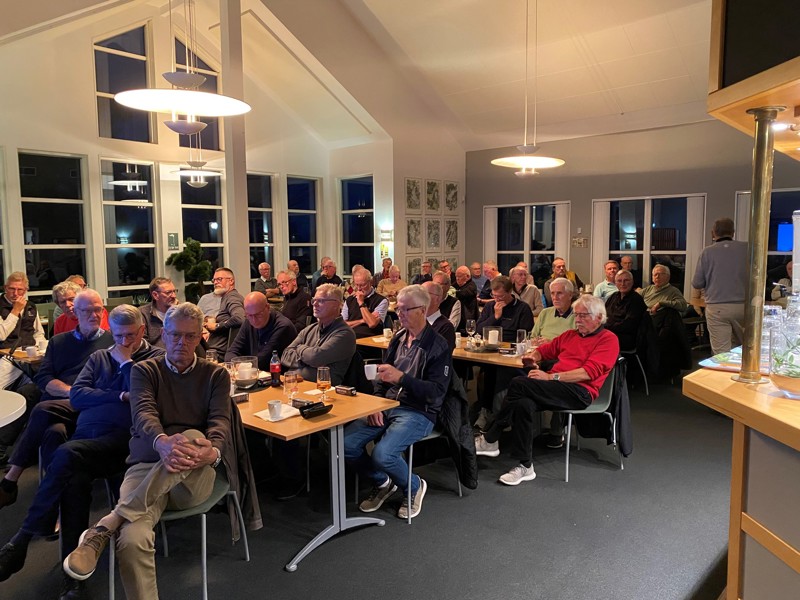Herrkommittén höll ett välbesökt Höstmöte den 23/10